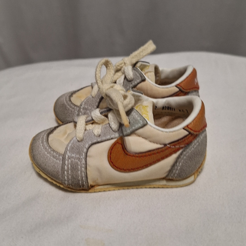 Vintage 1980's Nike Baby Shoes Sz 2